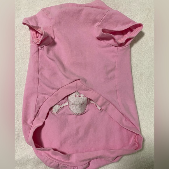 Kwigy bo Pink Pet T-Shirt with Embroidered Skull and Crossbones - Picture 3 of 4